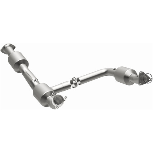 Magnaflow 280210 - 18-20 Chevrolet Express 2500 Single Underbody 4.3L Direct Fit Catalytic Converter
