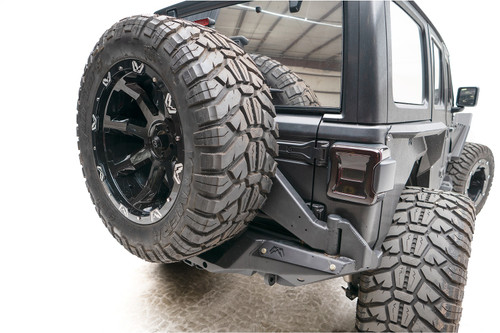 Fab Fours JL18-Y1851T-1 - Off The Door Tire Carrier