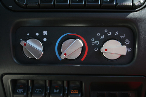 Rugged Ridge 11420.04 - Dash Knob Kit, Climate Control, 3-Piece, Aluminum, Red; 99-06 TJ