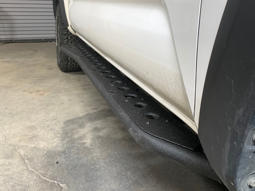 Cali Raised LED CR4094 - Step Edition Rock Slider For 24-Present Toyota Tacoma/Double Cab Long Bed W/ Kick Out/Yes (Powdercoat)/Powdercoat