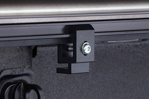 Leer 610400 - 17-25 Ford F-250/F-350 Super Duty Tonneau Cover Truck Bed Topper Soft Roll Up 6 Foot 9 Inch Black