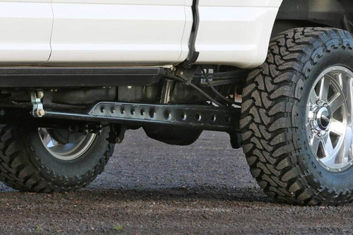 Fabtech FTS62010 - 2023+ Ford F250/F350 4WD Super Duty Floating Rear Traction Bar System