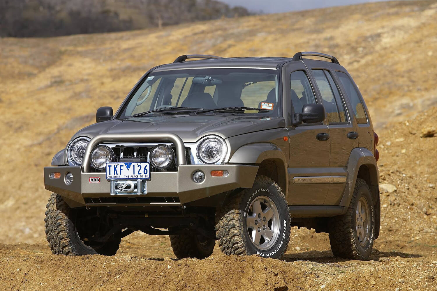 ARB 3450190 - Combar 05-08 Jeep Liberty KJ ARB 3450190 - Combar 05-08 Jeep Liberty KJ