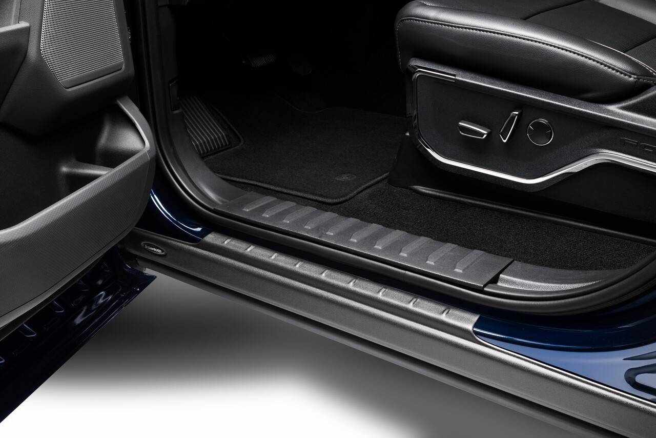 Bushwacker 14115 - 19-22 Ram 1500 Crew Cab Trail Armor Rocker Panel and Sill Plate Cover - Black