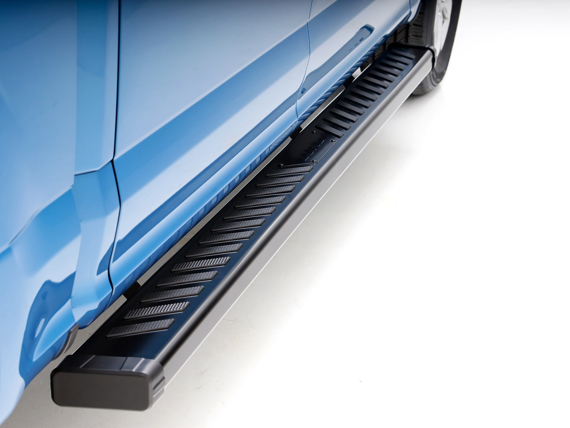 Lund 28565033 - 15-18 Ford F-150 SuperCab Summit Ridge 2.0 Running Boards - Black