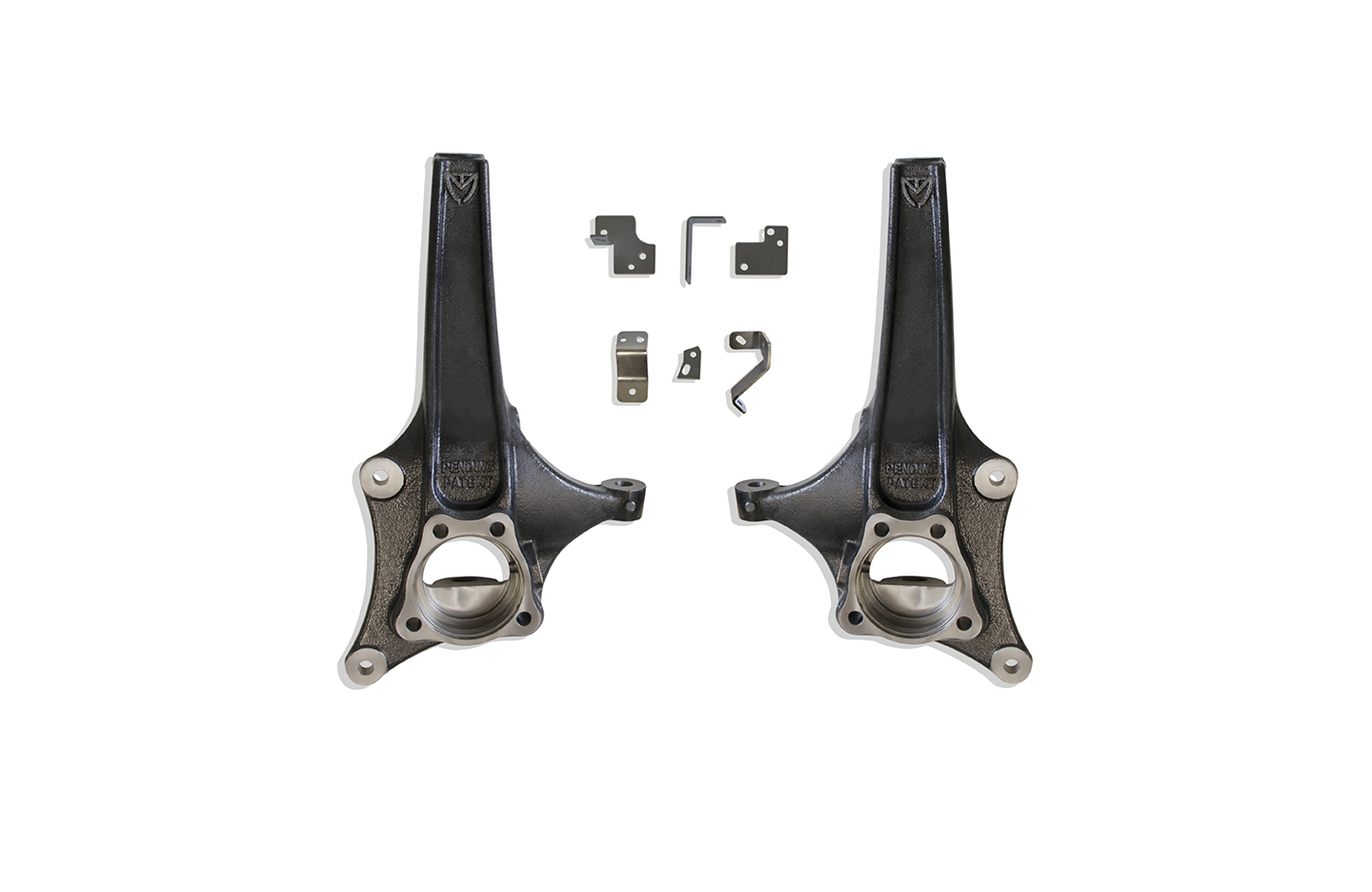 Maxtrac 701935 - 19-20 GM C1500 2WD 3.5in Front Lift Spindles w/Extended DOT Compliant Brake Lines