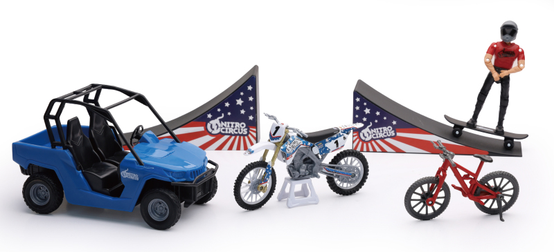 New Ray Toys 67685 - Nitro Circus Playset/ Scale - 1:18 New Ray Toys 67685 - Nitro Circus Playset/ Scale - 1:18