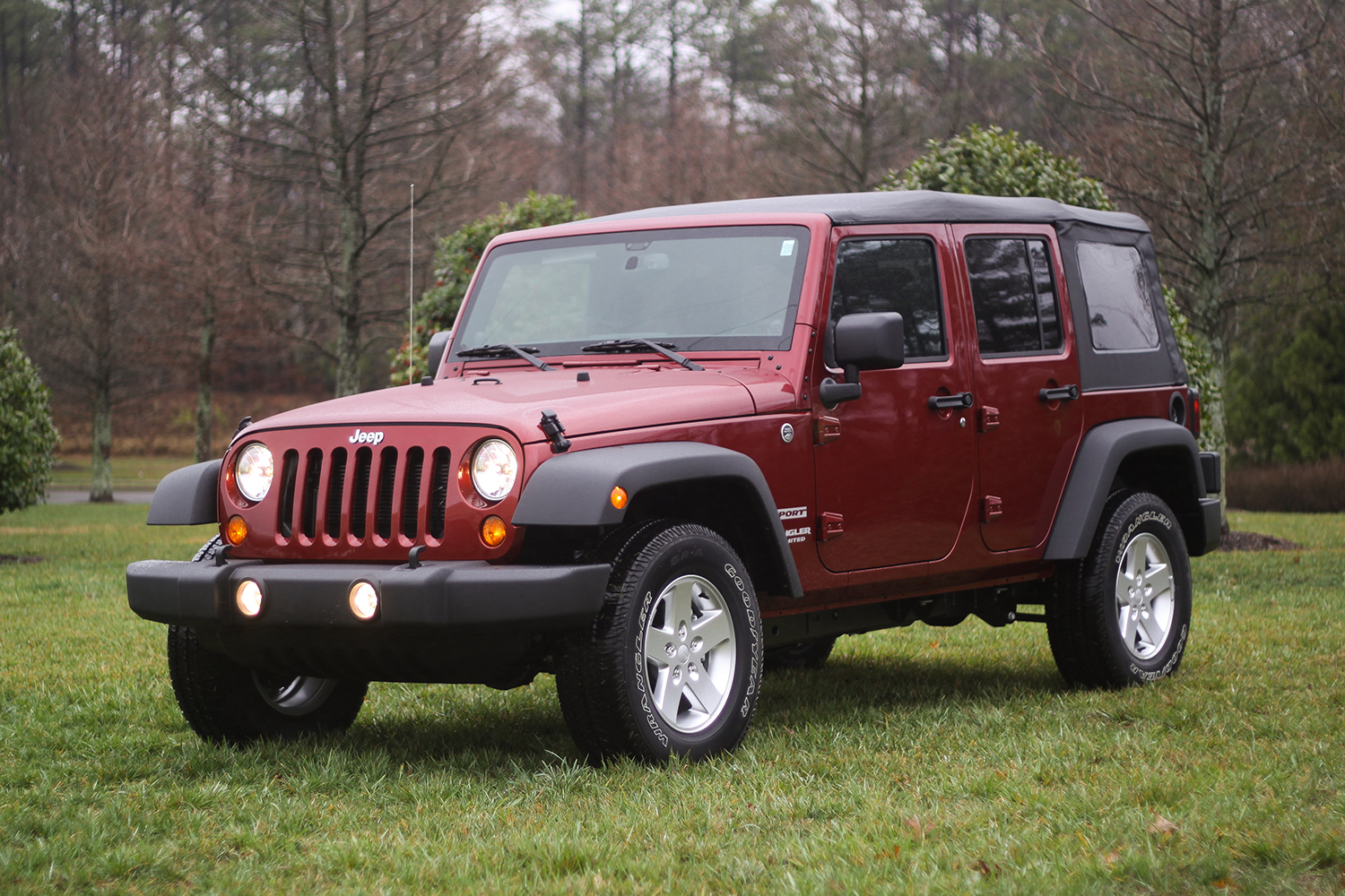 Omix 11609.20 - 4-Pc Fender Flare Kit- 07-18 JK