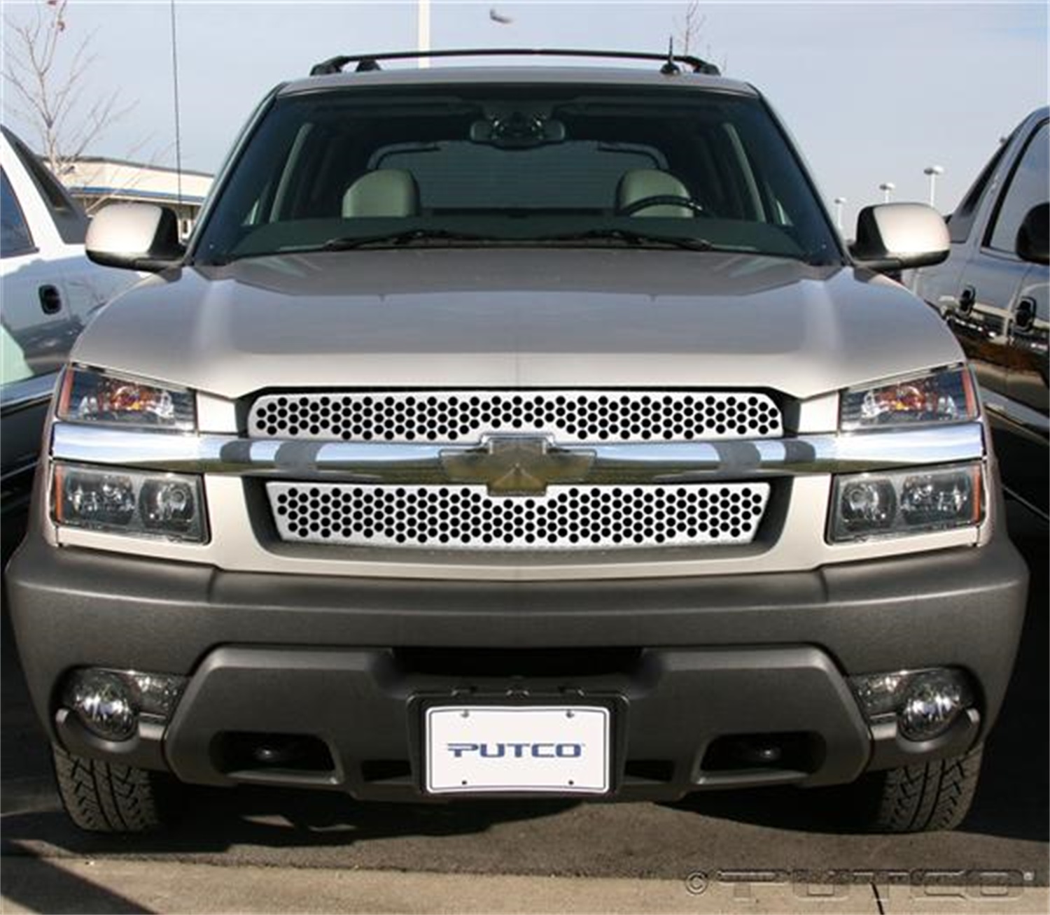 Putco 84126 - 02-06 Chevrolet Avalanche w/Body Cladding Punch Stainless Steel Grilles