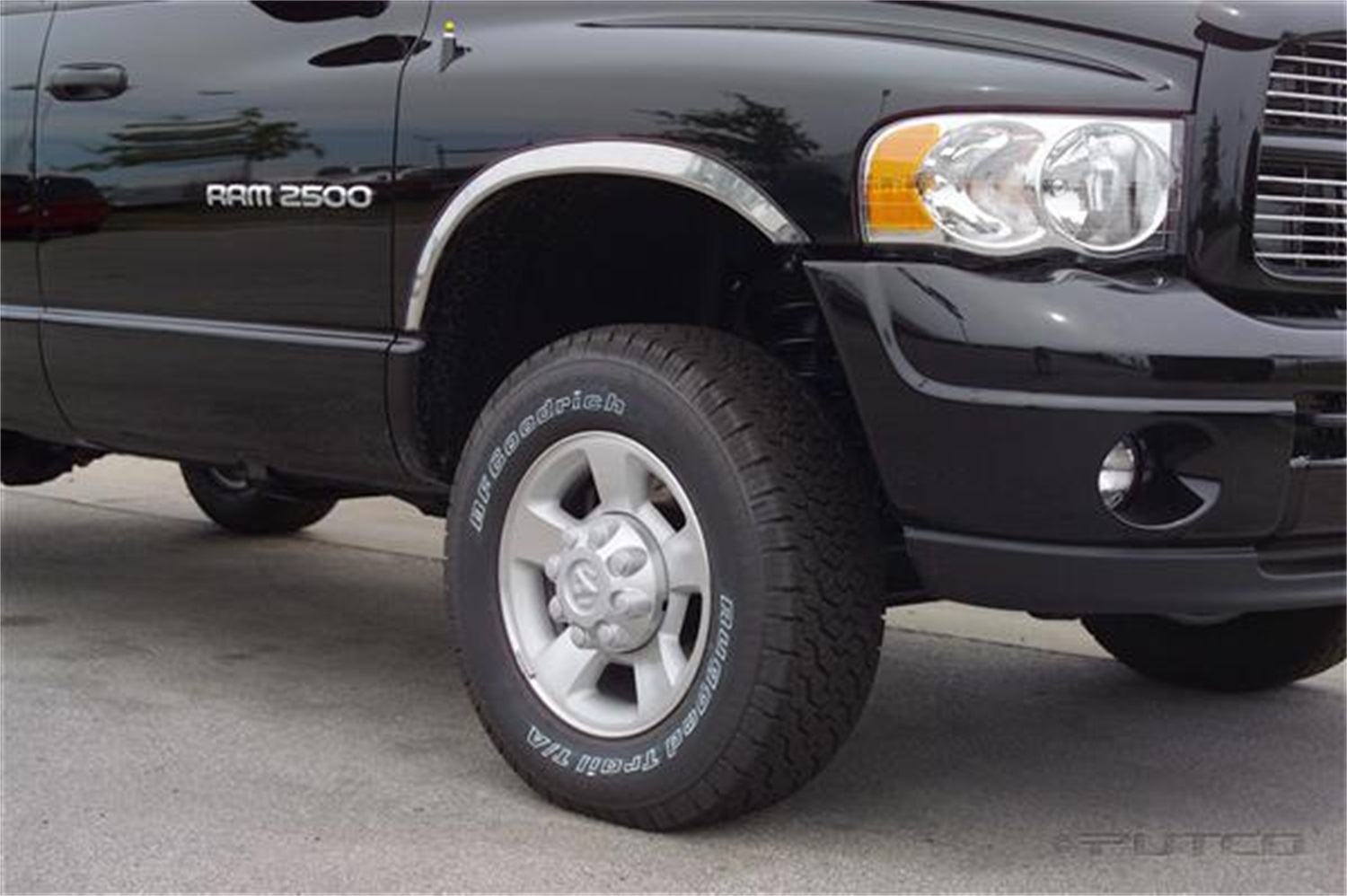 Putco 97302 - 03-09 RAM 2500/3500 - Half Stainless Steel Fender Trim