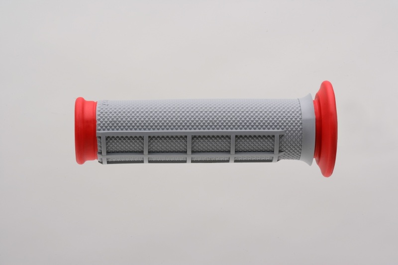 Renthal G169 - ATV Dual Compound Grips 1/2 Waffle - Red Renthal G169 - ATV Dual Compound Grips 1/2 Waffle - Red