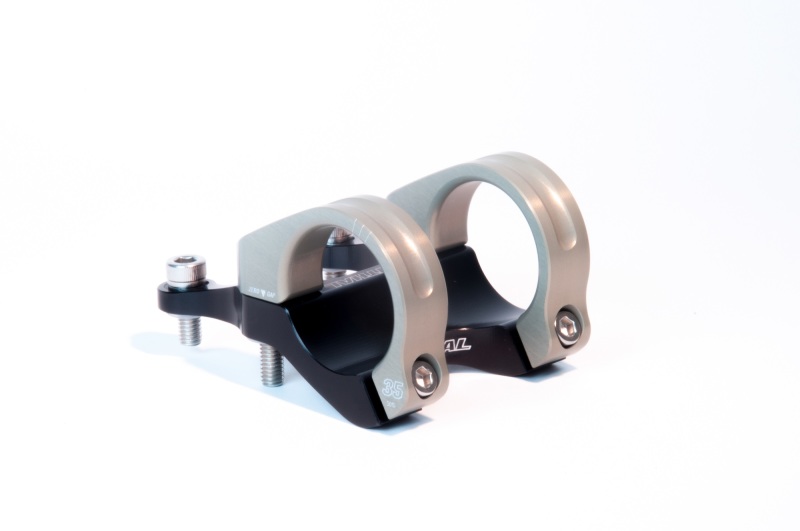 Renthal STM115-BKAG - Integra 35 Handlebar Clamp 50 mm./ Zero Rise Renthal STM115-BKAG - Integra 35 Handlebar Clamp 50 mm./ Zero Rise