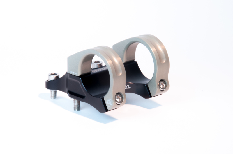Renthal STM116-BKAG - Integra 35 Handlebar Clamp 50 mm./ +10 Rise Renthal STM116-BKAG - Integra 35 Handlebar Clamp 50 mm./ +10 Rise
