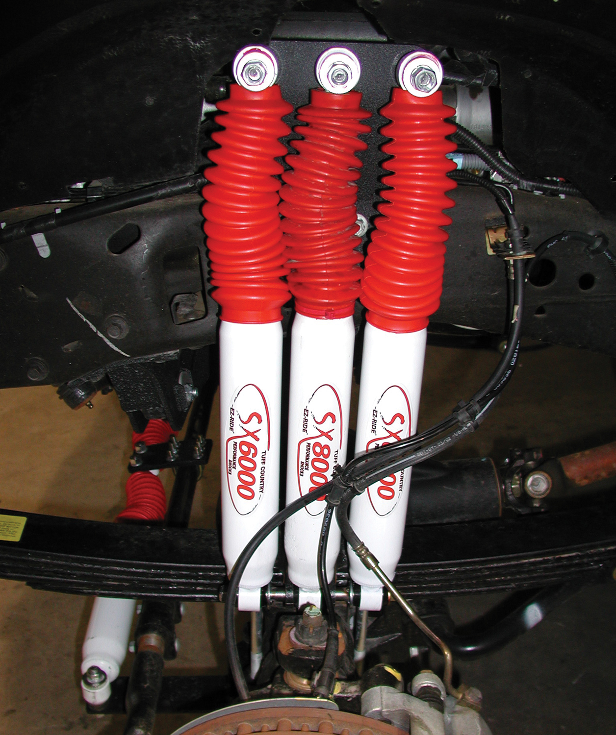 Tuff Country 75290 - Triple Shock Kit 99-04 Ford F250/F350 4WD Tuff Country 75290 - Triple Shock Kit 99-04 Ford F250/F350 4WD