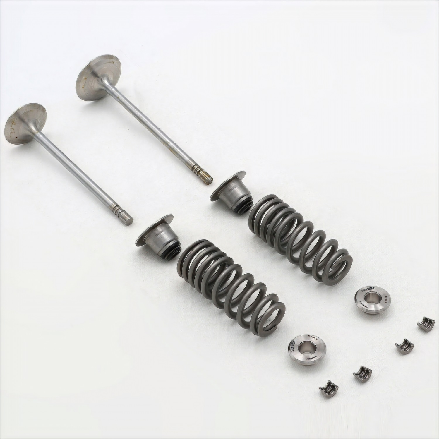 Ford Racing M-6505-FP350S - 5.2L Cylinder Head Valve Train Kit Ford Racing M-6505-FP350S - 5.2L Cylinder Head Valve Train Kit