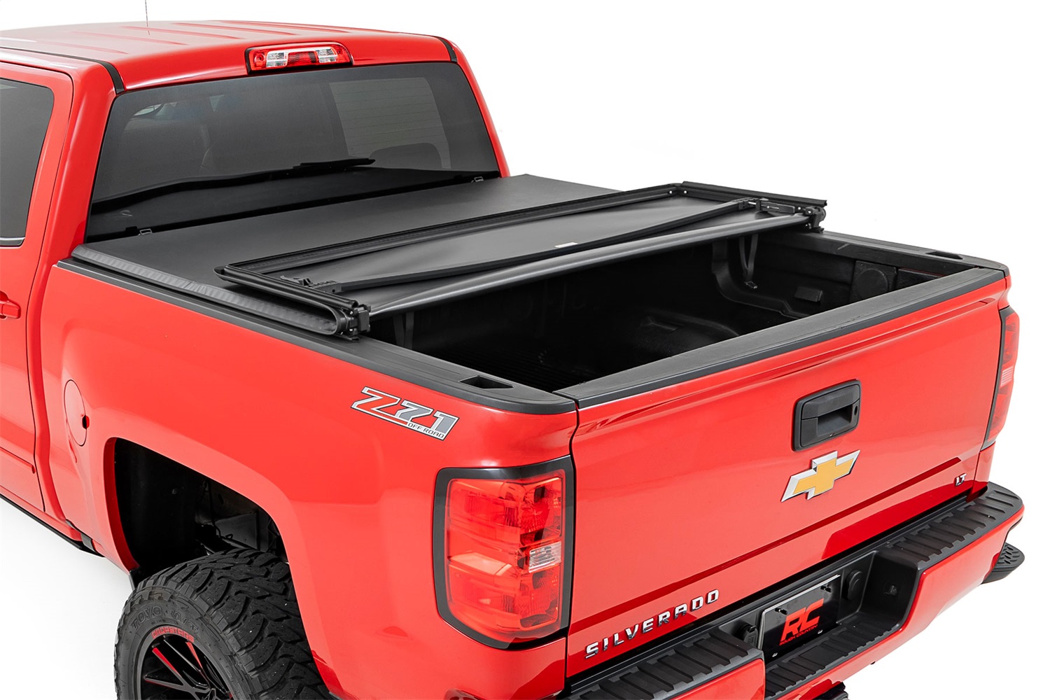 Rough Country 41214550 - Soft Tri-Fold Bed Cover - 5'9 inch Bed - Chevy/GMC 1500 (14-18 & Classic)