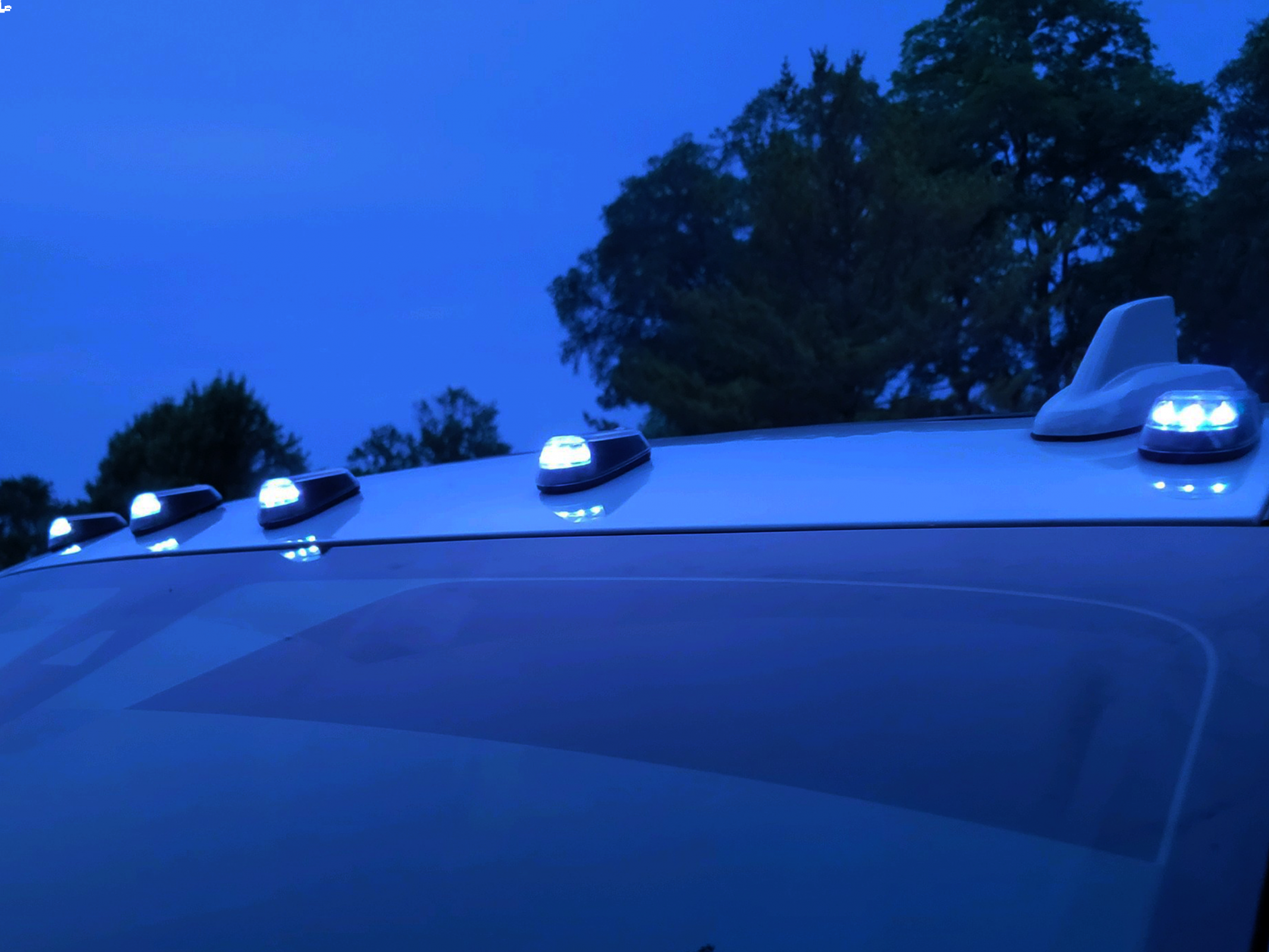 Race Sport 1007602 - LoPro Wireless Solar-PoweRed Truck Cab White LED Light 5-Piece system - No Drilling, No Holes, No Wiring Lighting Race Sport 1007602 - LoPro Wireless Solar-PoweRed Truck Cab White LED Light 5-Piece system - No Drilling, No Holes, No Wiring Lighting