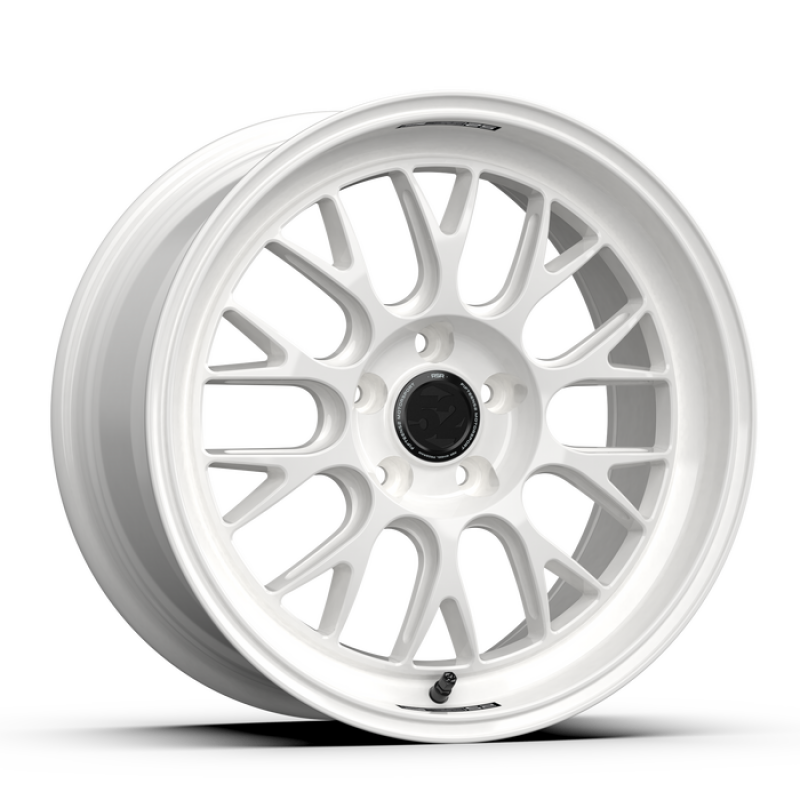 fifteen52 RSHRW-89554+38 - Holeshot RSR 18x9.5 5x114.3 38mm ET 73.1mm Center Bore Rally White