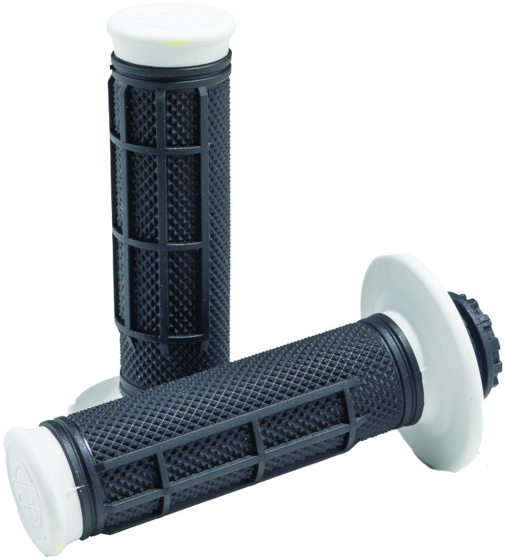 ProTaper 023355 - Pro Series Clamp On 1/2 Waffle White/Black ProTaper 023355 - Pro Series Clamp On 1/2 Waffle White/Black