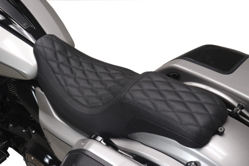 Mustang Motorcycle 88514 - Mustang 23-25 HD Dble Diamond Low Squareback CVO Road Glide (ST), Rd Glide and Str Glide Black