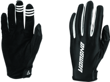 Answer 446568 - Ascent Glove Black/White Youth - Large