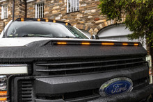 Husky Liners 2820096 - 15-20 Ford F-150 (Excl. Raptor) Aeroskin Lightshield PRO - Blk