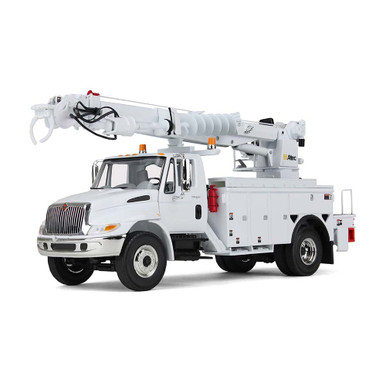 White International DuraStar with Digger Derrick Body