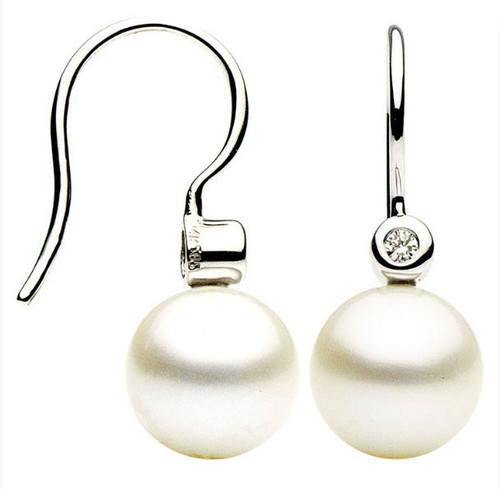 Freshwater Pearl & Diamond Earring