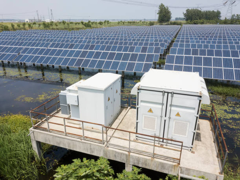 ​The Evolution of Solar Inverters: From Centralized Giants to Flexible String Solutions
