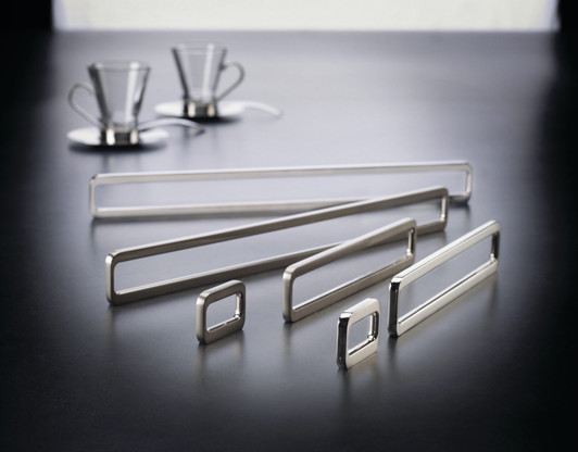 685320195 - Brushed Nickel Modern Metal Pull - 685 | Kunal Kitchens