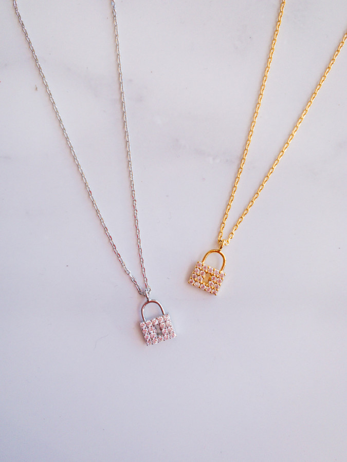 Unlock My Heart Necklace: Color Options Available (Short)