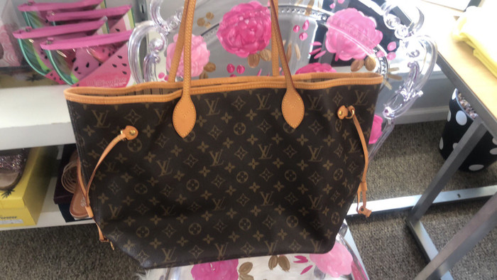 Louis Vuitton Neverfull MM: Monogram - Off the Racks Boutique