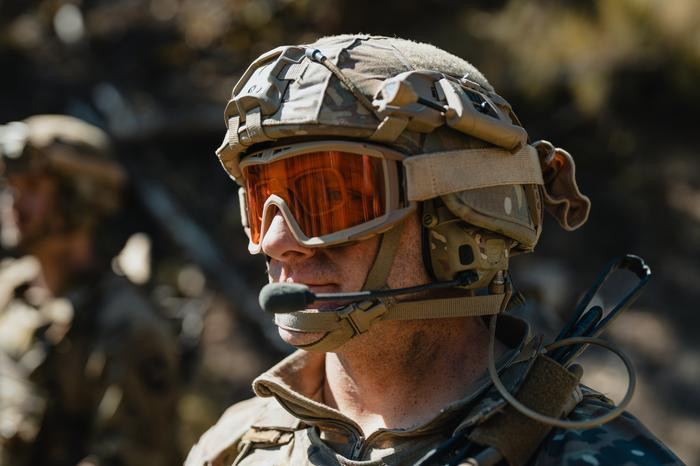 REVISION Goggles Us Militaryリビジョン アイウェア U.S. Military Desert Locust Foliage Green Military Goggle System