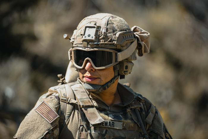 REVISION Goggles Us Militaryリビジョン アイウェア REVISION DESERT LOCUST GOGGLE APEL US MILITARY KIT – GovEyewear
