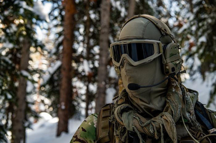 SnowHawk Goggle System APEL U.S. Military Kit | Revision Military