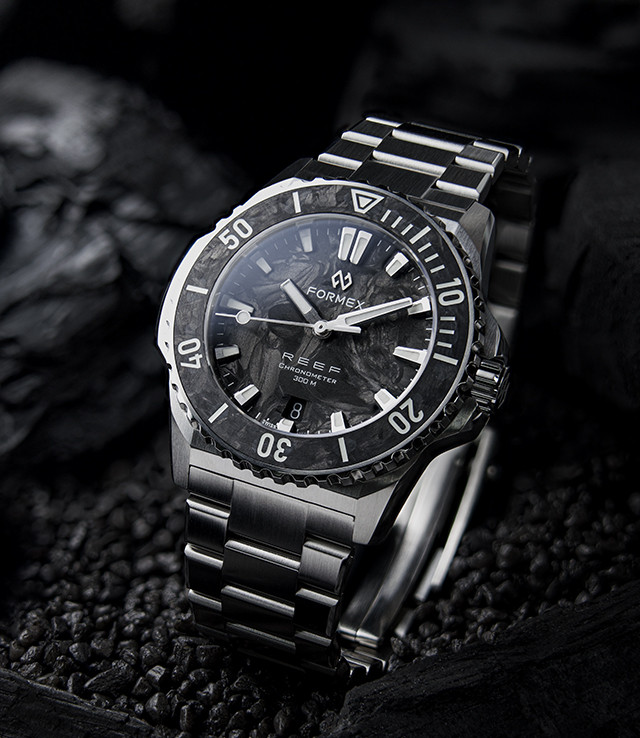 Formex REEF 39.5mm Automatic COSC 300M Forged Carbon