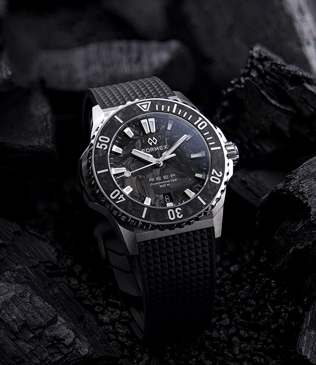 Formex REEF 39.5mm Automatic COSC 300M Forged Carbon