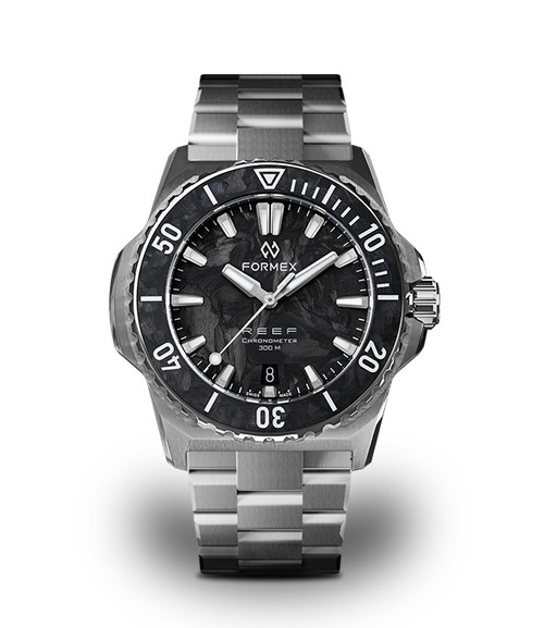 Automatic COSC 300M Forged Carbon 39.5 mm