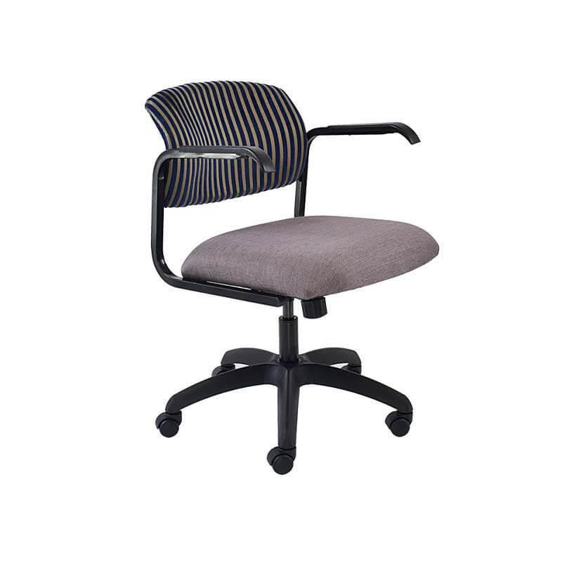  UC5A Utility Medium-back Chair with Arms 