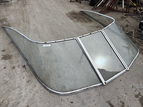Windshield for a 1995 2655 Bayliner