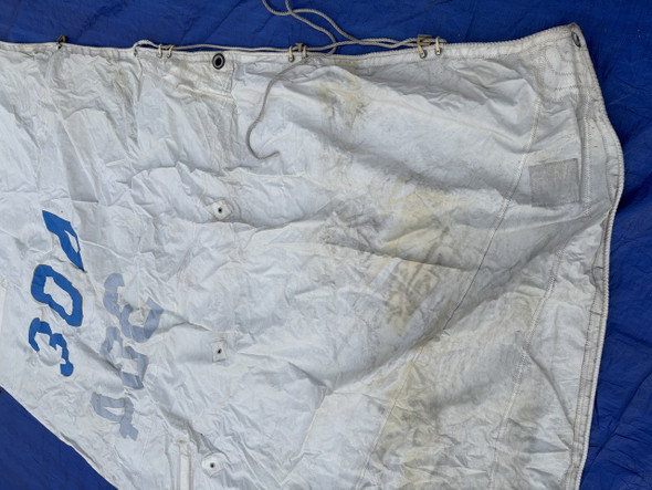 Mainsail 19'8" by 21'10" by 7'2"