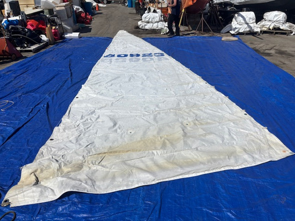 Mainsail	32'11" by 33'10" by 9'8"
