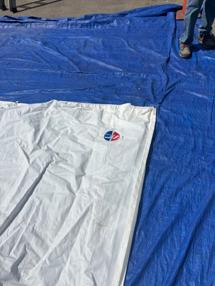 Mainsail	19'10" by 20'2" by 6'8"