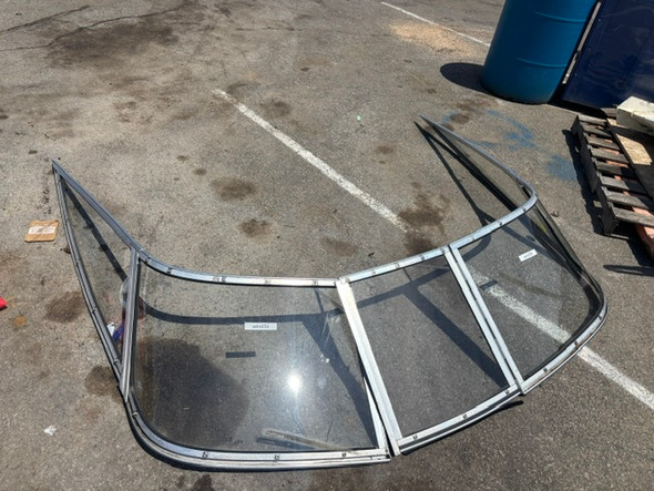 Windshield for a 20'5" Four Winns Sundowner