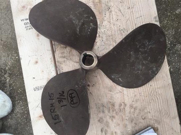 15 BY 15 Right Hand Propeller, 1 3/16" Shaft