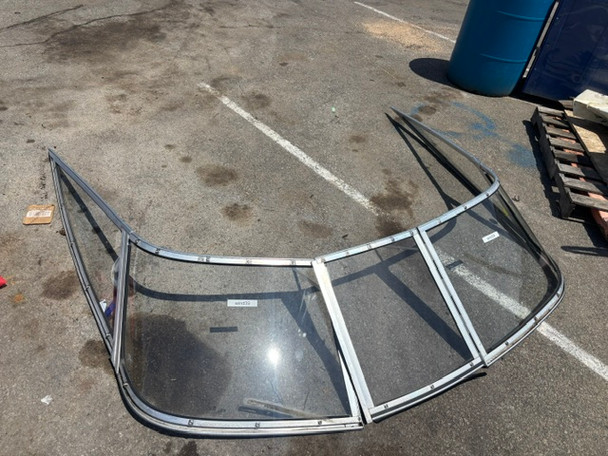 Windshield for a 20'5" Four Winns Sundowner