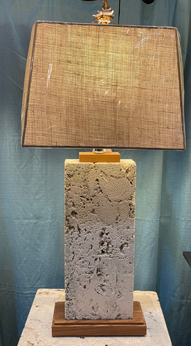 Beach décor table lamp on teak Beach décor table lamp on teak