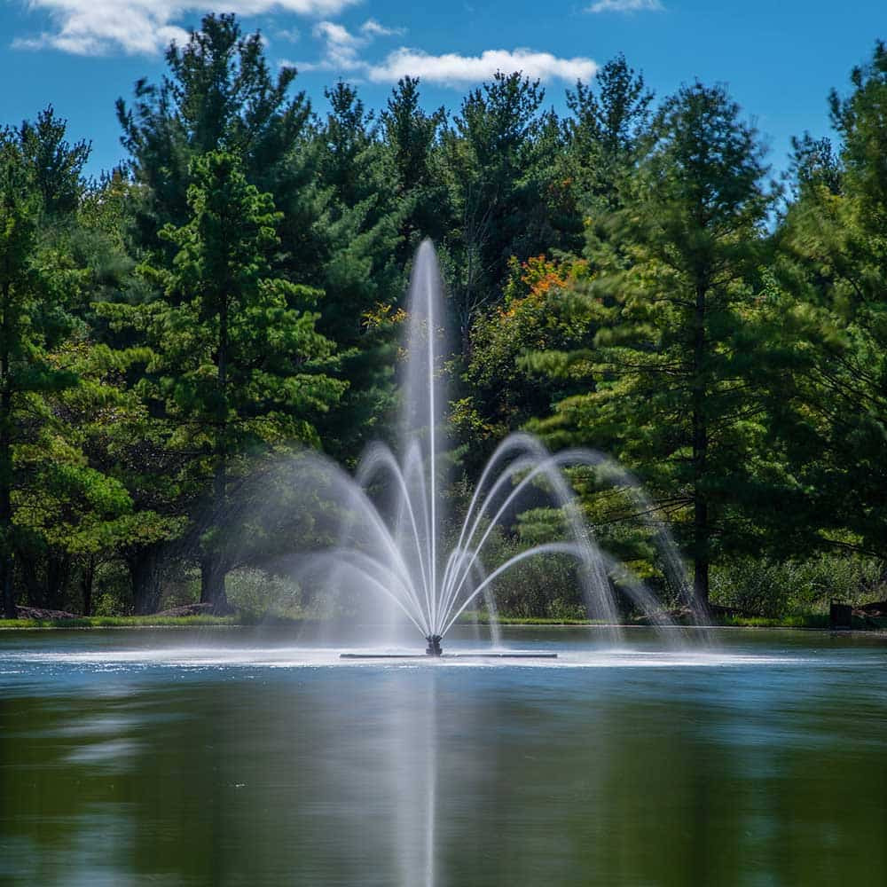 Airmax LakeSeries 3 HP Fountain Shown With a Double Arch & Geyser Spray Pattern Nozzle