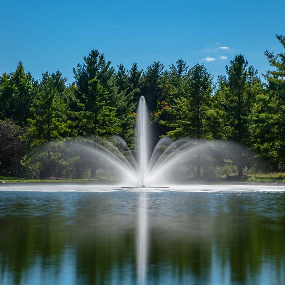 Airmax LakeSeries 3 HP Fountain Shown With a Crown & Gusher Spray Pattern Nozzle