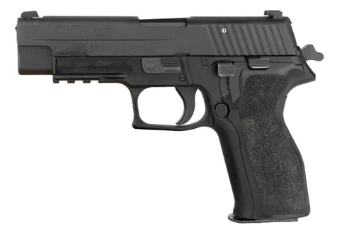 CENT SIG P226 40SW 3 MAGS VERY GOOD (5289)